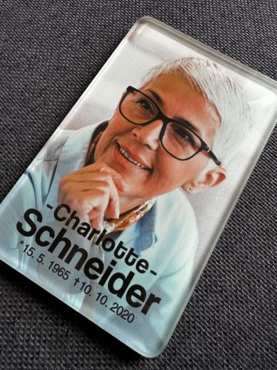 Fotografie na urnu s tváří
