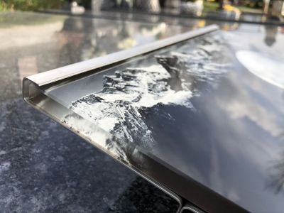 Skleněný náhrobek s garancí barevnosti 100 let v exteriéru