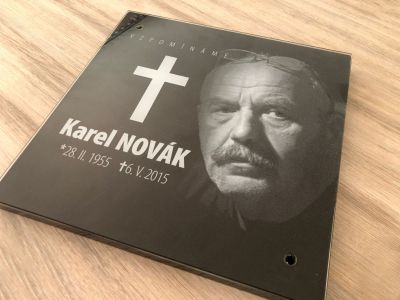 Placa de lápida de vidrio