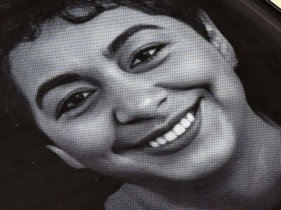 Fotografía de vidrio para una tumba en estilo de trama (raster)