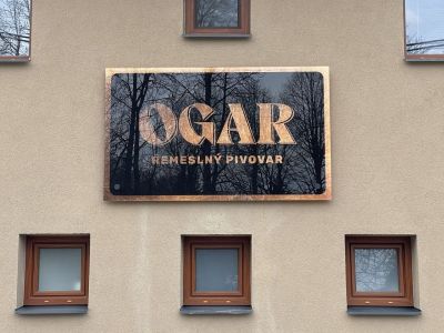 Placa de vidrio con logotipo