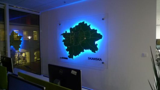 Mapa magnética de vidrio con iluminación trasera